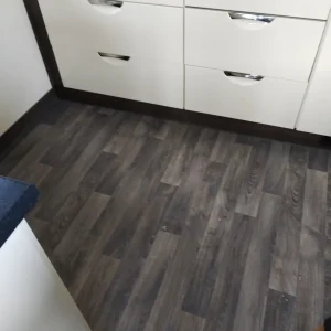 Fitting Vinyl floor kitchen, bathrooms